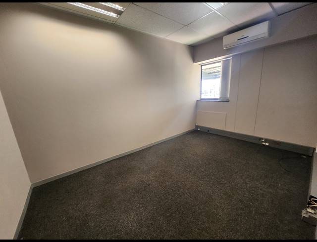 494M² OFFICE TO LET IN RANDJESPARK